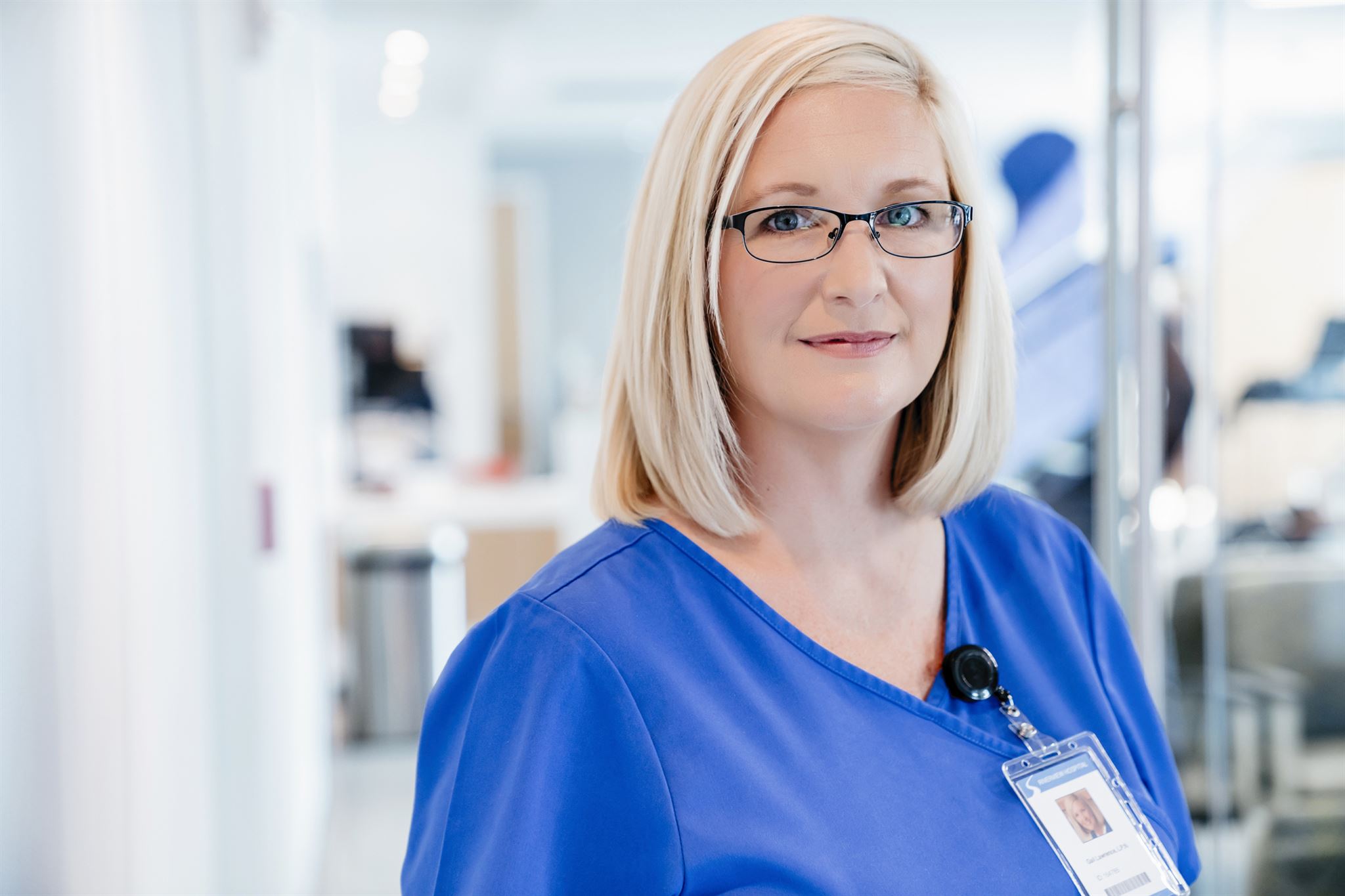 Nurse-in-uniform-in-hospital